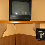 Konukevi Fekete Macska Panzio *