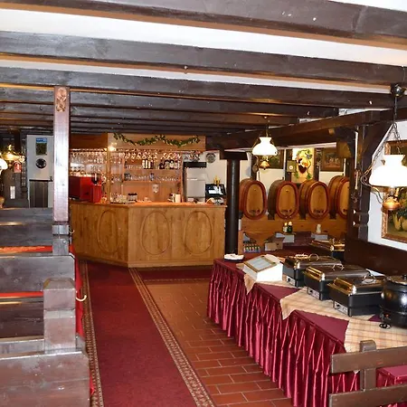 Fekete Macska Panzio Gasthof Balatonkeresztúr