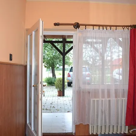 Guest house Fekete Macska Panzio *