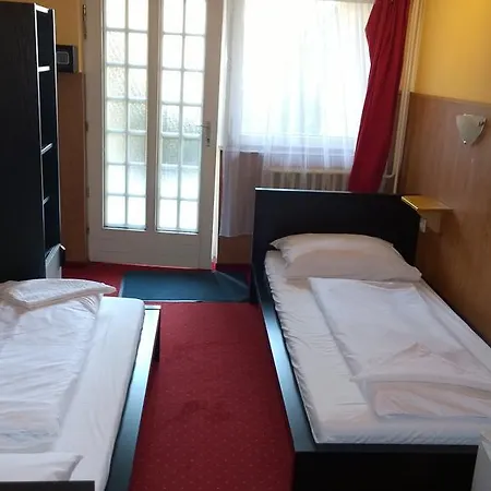 Fekete Macska Panzio Gæstehus Balatonkeresztúr