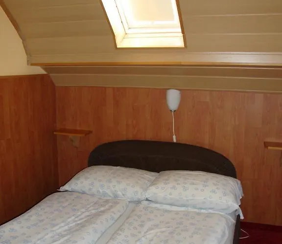 Fekete Macska Panzio בית הארחה Balatonkeresztúr