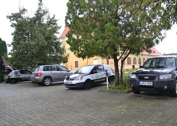 Fekete Macska Panzio בית הארחה Balatonkeresztúr