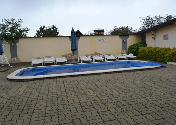 Fekete Macska Panzio Balatonkeresztúr